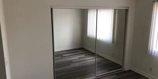 1200 N Mansfield Ave Gallery 12