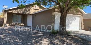 3 Bed, 2 Bath Home in Family Friendly SW Neighborhood Gallery 1