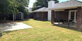 Open Floor Plan! Gallery 30