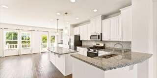 41715 MCMONAGLE Square Gallery 9