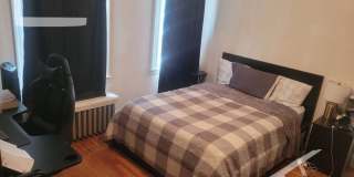 Great 3 Bed (1st Fl Duplex) Close to Green Line and Bus Stop Gallery 26