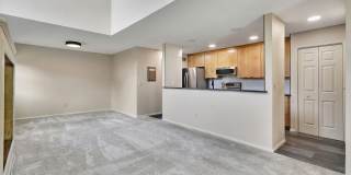Spacious and bright condo located in a quiet area that boasts the perfect combination of style and comfort. Gallery 10