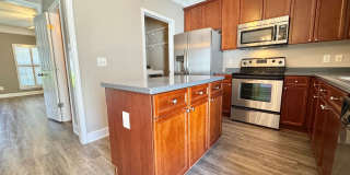 3 Bed, 2.5 Bath Townhome w/ 2 Car Garage Gallery 7