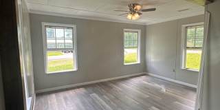 4 Bed 2 Bath House - Under Renovations Gallery 1
