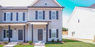 2 Bed/ 2.5 Bath Townhome in Downtown Clayton! Gallery 1