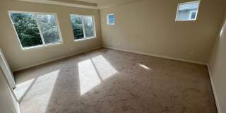 Spacious 5-Bed, 2.5-Bath Single-Family Home in Redmond Spacious 5-Bed, 2.5-Bath Single-Family Home in Redmond Gallery 26