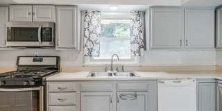 Move-In Ready 4 Bedroom Home in the Heart of Champaign Gallery 8