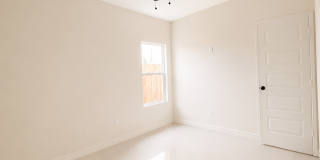 408 N Alexandrite Ave Gallery 3