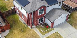 2-Story 3 Bedroom, 3 Bathroom Home with Solar Panels!!! Gallery 4