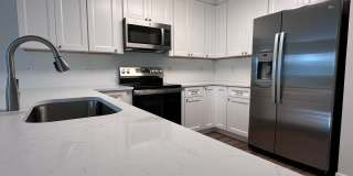BRIGHT, CLEAN w/SECURED ENTRY! CONDO IN DOWNTOWN GRESHAM! Gallery 7