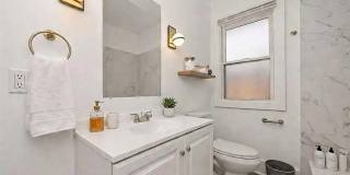 1975 Gladstone Street Gallery 5