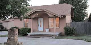 Charming 2 bedroom 1 bath Gallery 1
