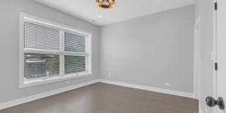 4827 S Saint Lawrence Avenue Gallery 3