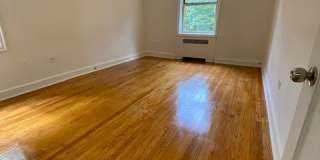 1 Larchmont Acres Gallery 7