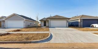 4 Bed | 2 Bath | 1,572 Sq Ft Gallery 1