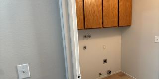 Beautiful 3 Bed, 2 Bath Home in Prime Location Beautiful 3 Bed, 2 Bath Home in Prime Location Gallery 6