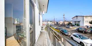 1043 N Ardmore Ave Gallery 12