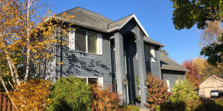 Beautiful Contemporary 4 Bedroom Home in Memorial School District Gallery 1
