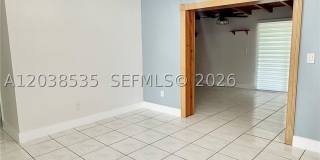 11952 SW 37th Ter Gallery 6