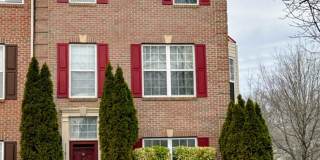 3-Story End Unit Townhouse Gallery 1