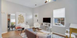 323 W 31st Street Gallery 8