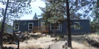 Updated 3 Bed/2 Bath Home in Romaine Village with Garage Gallery 1