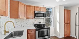 Newly Updated 2nd  3rd Floor Unit for Rent – Upgraded Kitchen  Bathrooms | Beverly, NJ Gallery 1