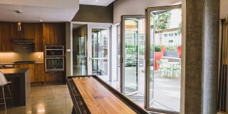 Blossom Plaza Gallery 17