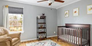 Charming 2BR Tpwnhome in Aurora Gallery 18