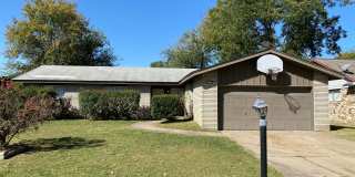 3 Bedroom, 2 Bathroom, 2 car garage Gallery 1