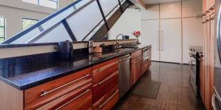 Fully Furnished Mid-Term 2-Level Condo | 1,549 Sq Ft | Private Parking | Shared Living Fully Furnished Mid-Term 2-Level Condo | 1,549 Sq Ft | Private Parking | Shared Living Gallery 13