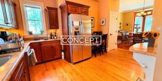 81 Walnut Gallery 10