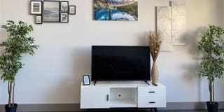 The Mansfield at Miracle Mile Gallery 11