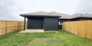 Welcome to Brand New Masonwood featuring this 3 Bedroom 2 Bath 2 Car Garage Duplex in a Great location close to the Broadway Extension and only 8 minutes from downtown OKC Gallery 21