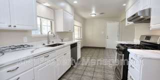 6565 S. Land Park Drive Gallery 28