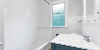 Historic Laurelhurst Home ~ Quiet Neighborhood~ Stunning Water View! 4 Mins to U Village/UW Historic Laurelhurst Home ~ Quiet Neighborhood~ Stunning Water View! 4 Mins to U Village/UW Gallery 15