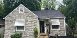 4 Bed | 2 Bath | Detached Garage | Spacious Living Gallery 1