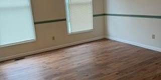 1293 Manor Dr Gallery 3
