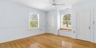 555 18TH AVENUE NE Gallery 19