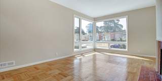 Spacious Westlake Home Gallery 9