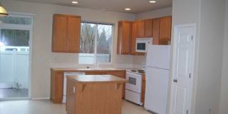 4327 SE Chelsea Lane ~ MOVE IN SPECIAL! 1/2 Off 1st Months Rent!! Beautiful Home with Great Features! Gallery 5