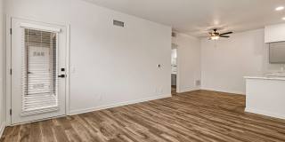 Sterling Oaks Luxury Apartments Gallery 9