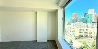 Very Unique Spacious Two Bedroom - Two bath luxury Condo with Views and Pool Gallery 14