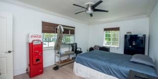 Private Newport Beach Cul-de-Sac Home Gallery 35