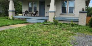 Beautifully Renovated Home Walkable to Downtown Dickson Gallery 1