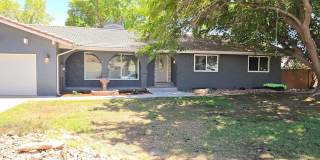 7 Bedroom Home in Bloomington Gallery 4