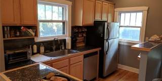 AWESOME 2-BDRM VICTORIAN DUPLEX HOME WITH 2-CAR GARAGE & CENTRAL A/C! Gallery 5