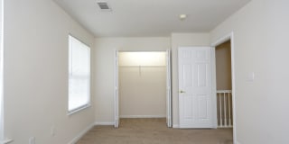 Ashley Midtown Gallery 10