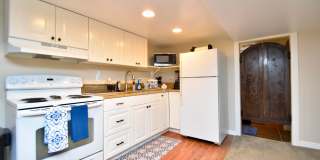 Great Basement Unit in Canyon Rim Neighborhood! All Utilities included! Gallery 6