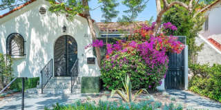 223 North Almont Drive Gallery 1